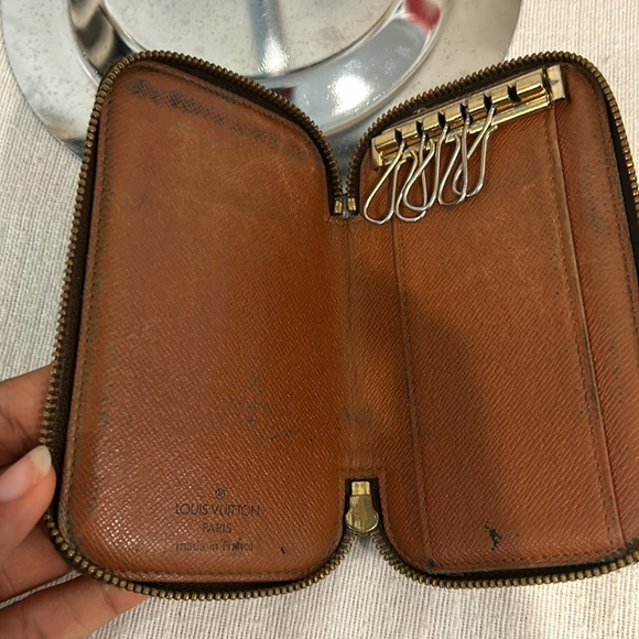 Authentic Louis Vuitton Key Holder - Picture 5 of 6